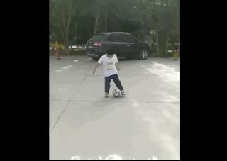 鐤儏瓒崇悆,鐤儏闃村奖绗肩僵涓嬬殑瓒崇悆