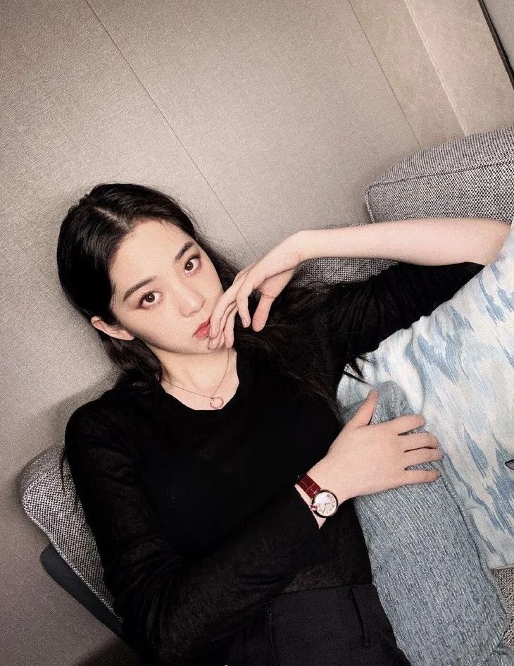 lisarose小金表,lisa同款腕表