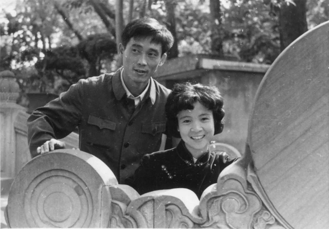 「建议收藏」看了20多块墓碑,才明白这个世界如此凄美