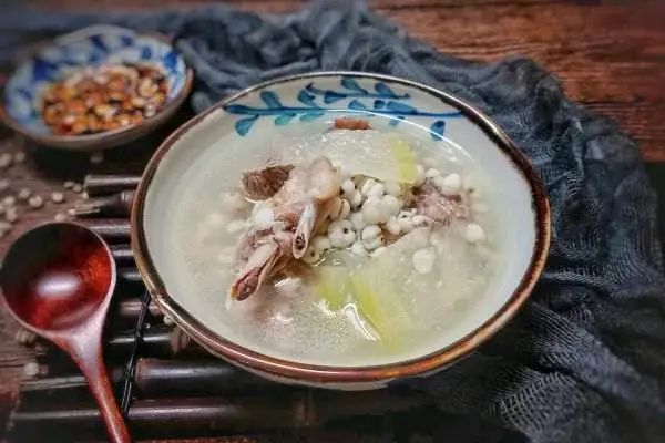 天气炎热容易上火吃什么可以降火,立马见效的降火食物汤