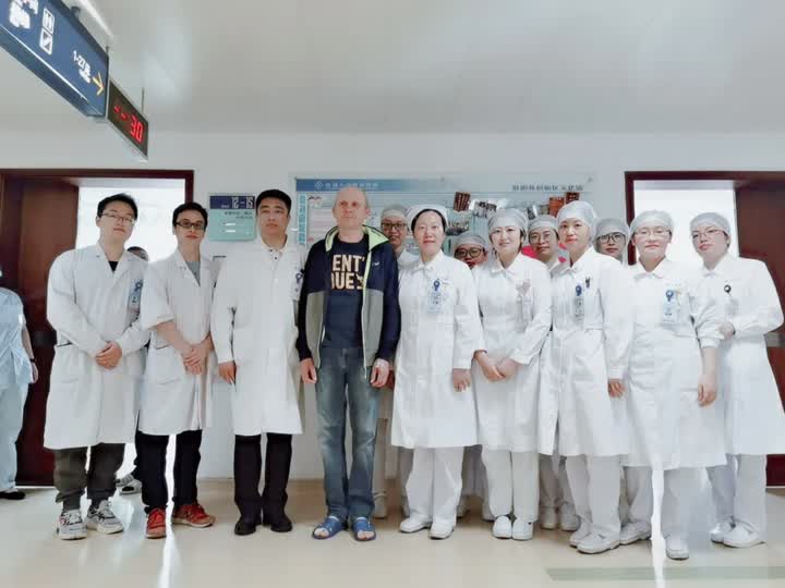 单孔腹腔镜手术王鹏,王鹏做手术