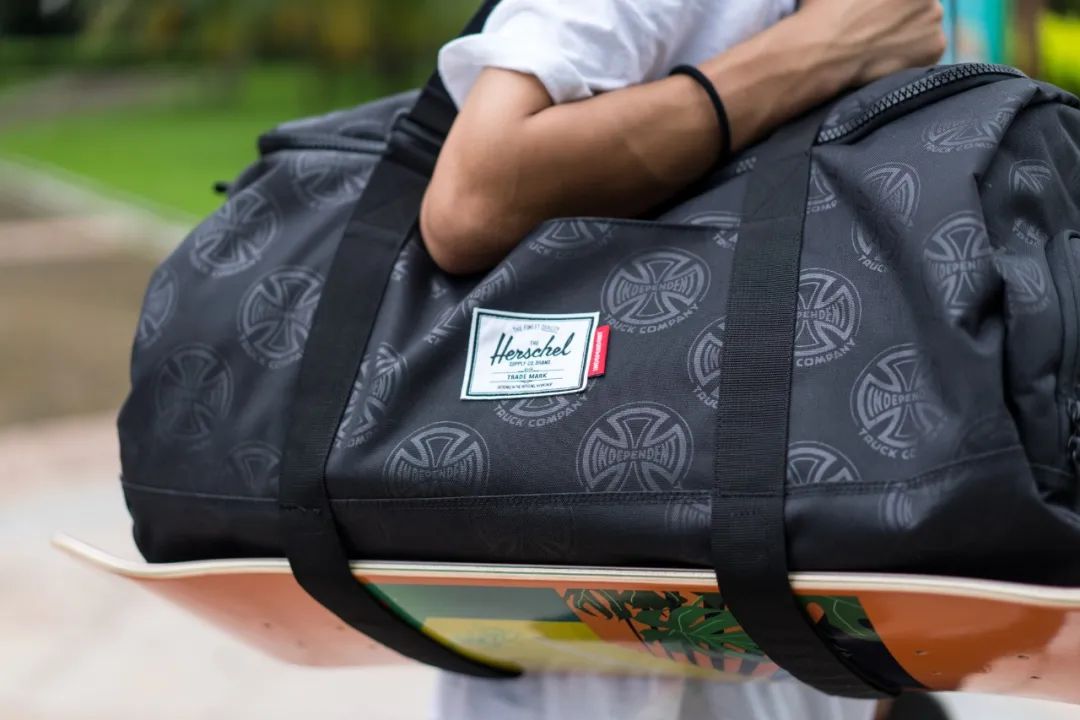 要装就装个够，HerschelXIndependent联名系列包满足