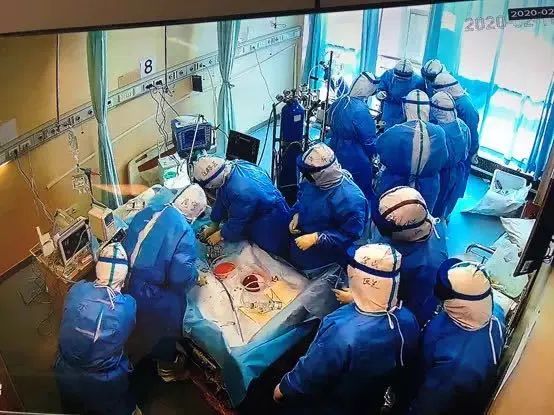 复旦大学附属华山医院呼吸科主任、第四批援鄂医疗队队长李圣青：我选择了这条路，就会坚定地走下去