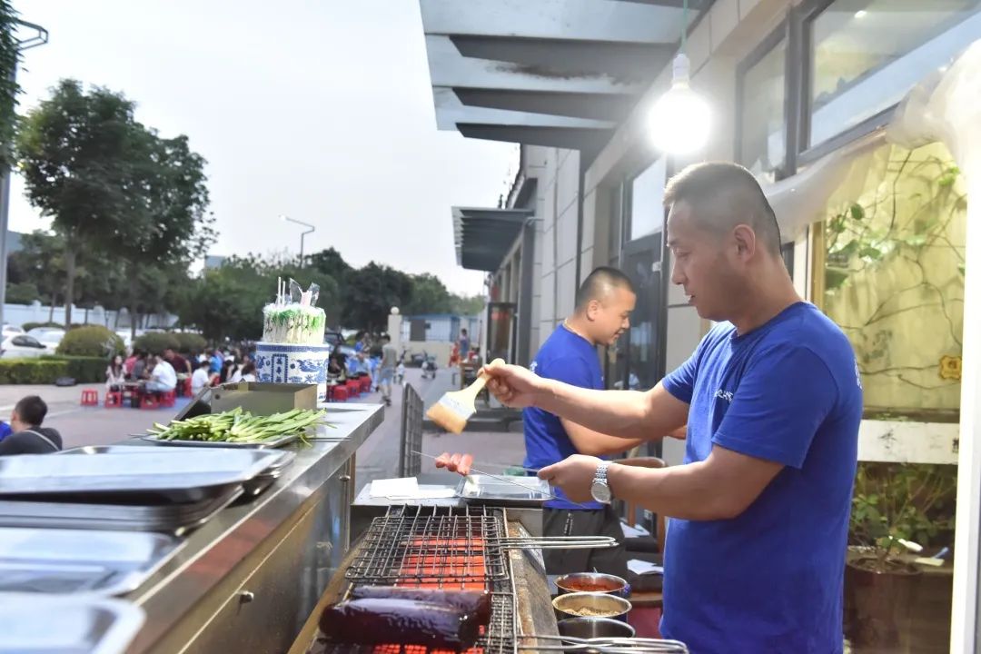 鐪嬪畬杩欎簺浣犺繕鎯虫憜鎽婂悧,鐪嬪畬璁╀綘鎽嗘憡璺笂灏戣蛋寮矾