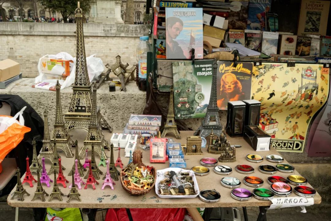 塞纳河畔旧书摊,塞纳河畔旧书摊的故事