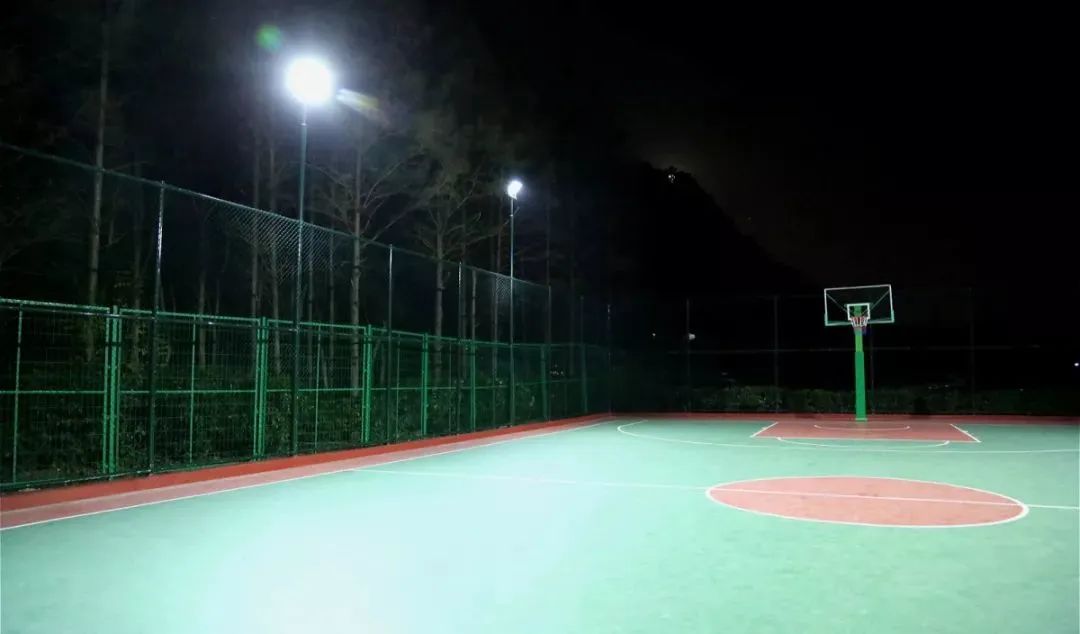 附近松江羽毛球场,打羽毛球找不到球友去哪里找