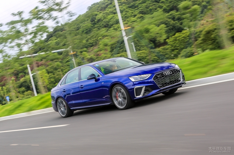 一鸣惊人鉴定,奥迪a4l45tfsi臻选动感型第一视角