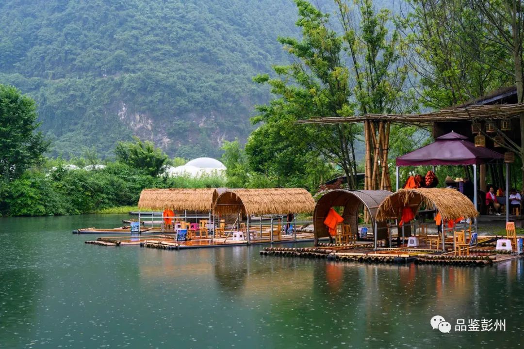 这是一幅堪比74个标准足球场大小的水墨画？彭友：来，做“画中人”