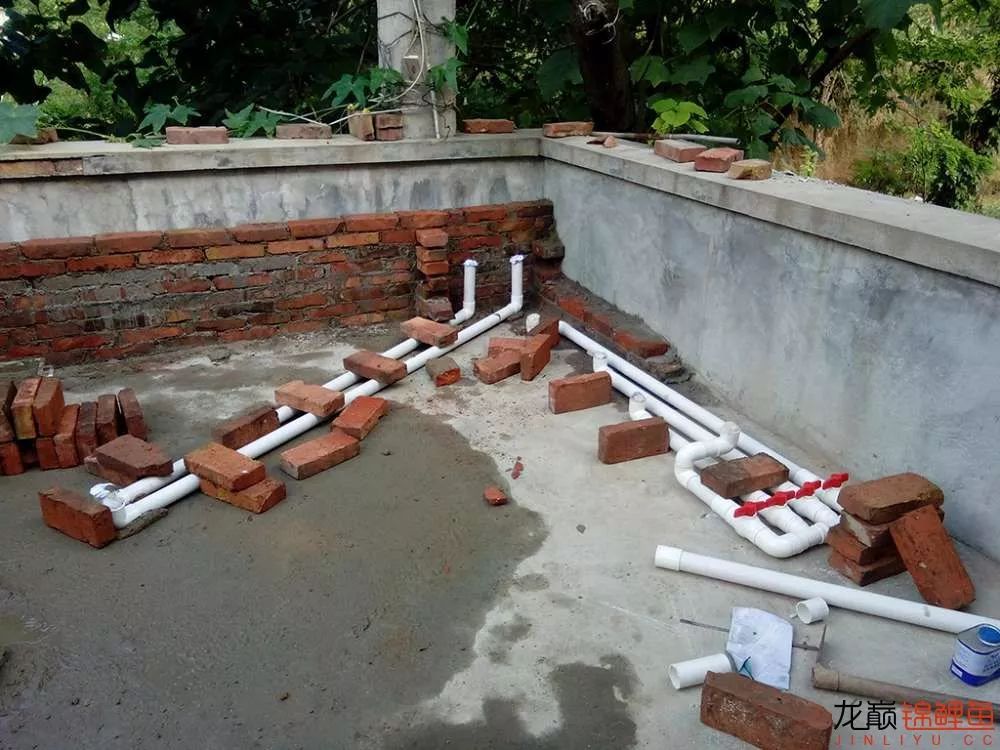 锦鲤池建造施工过程,楼顶怎么施工建锦鲤池