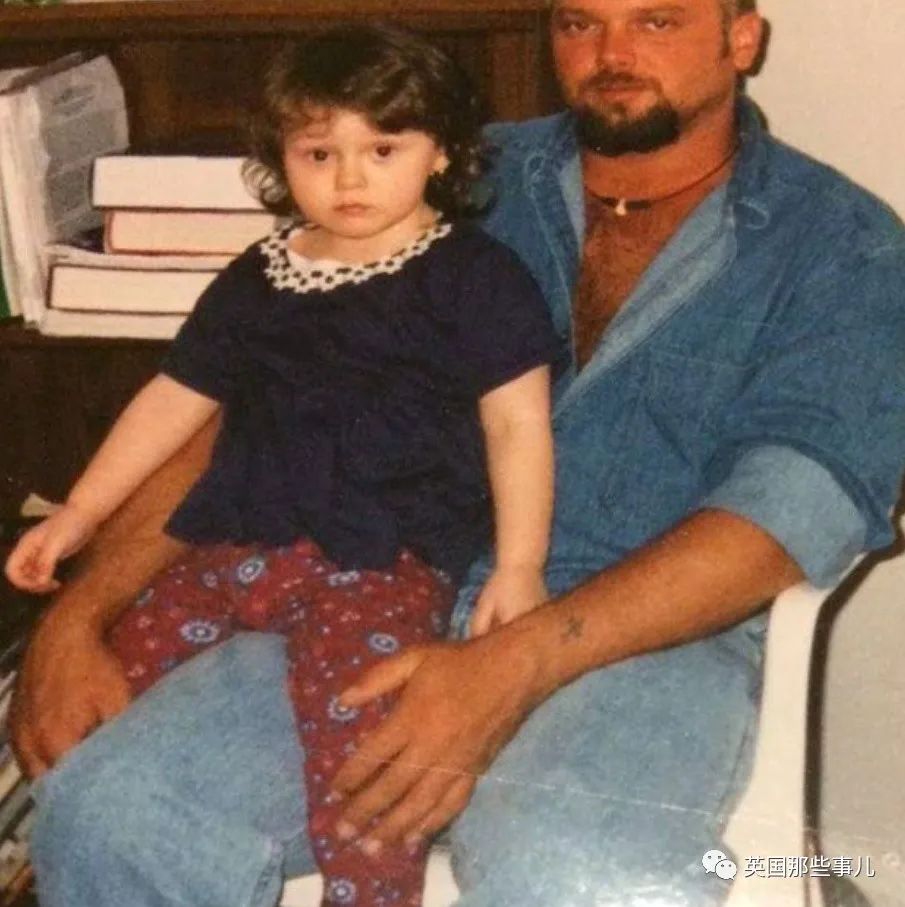 14岁女孩被强奸的视频出现在色情网站，她自己假扮律师才让视频最终下架…