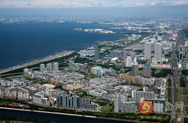 要玩月亮的日本大富商人生如此狂放