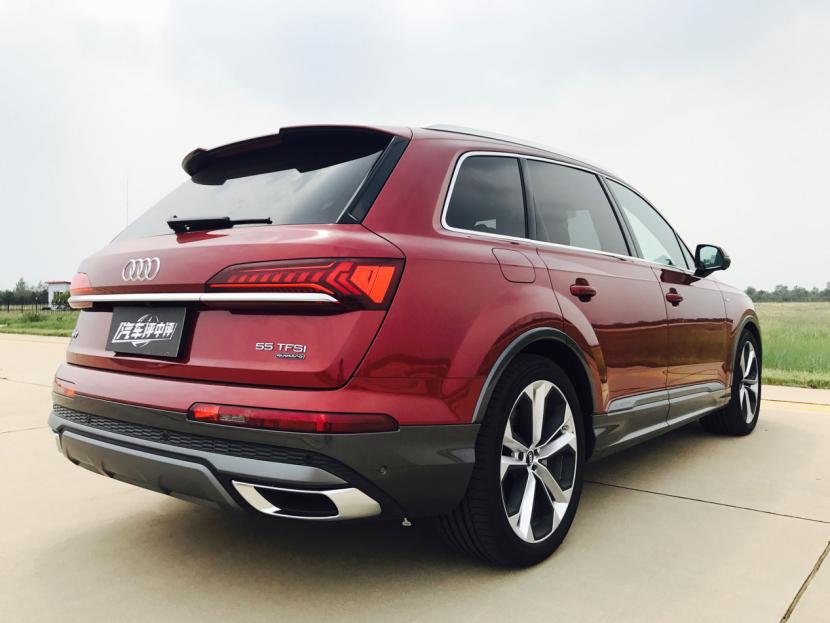 全新奥迪Q7试驾：我承受了改款车型不该承受之重