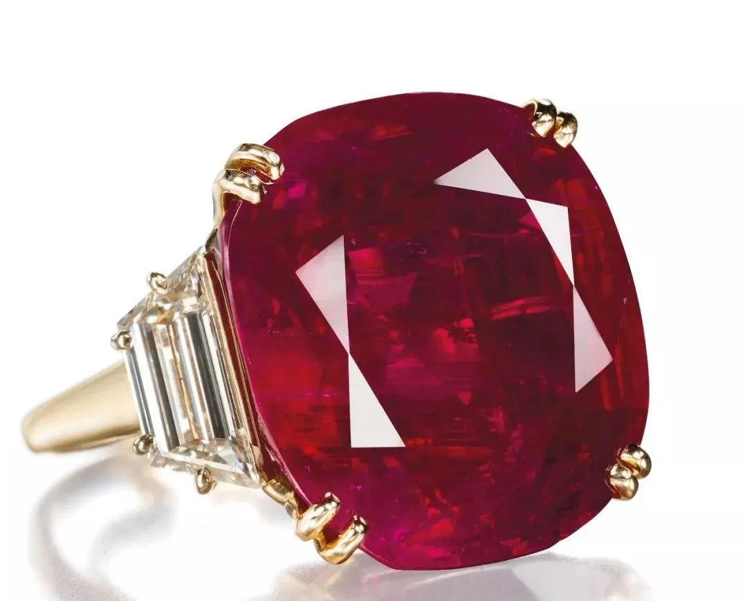 这个热血夏日,红宝石“拍了拍”你「江南收藏•珠宝世界」