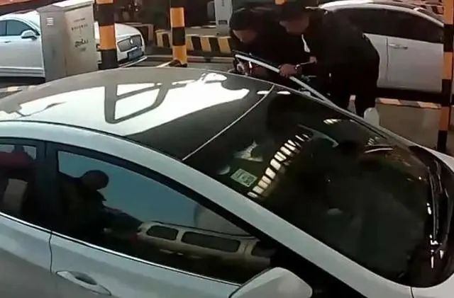 51岁女毒贩落网后续,51岁女毒枭留下1岁半女儿