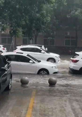 雨水98.1毫米对车辆有涉水可能吗,下暴雨车涉水需要检查哪些