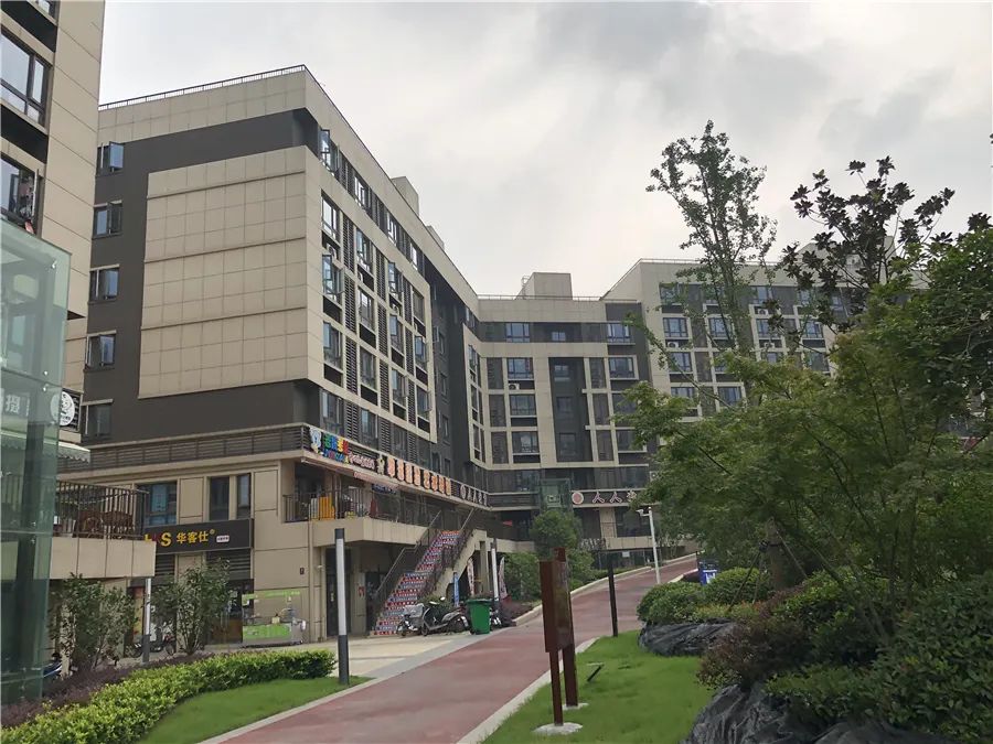 两年房价涨1100卖出赚多少,两年涨20万的房子