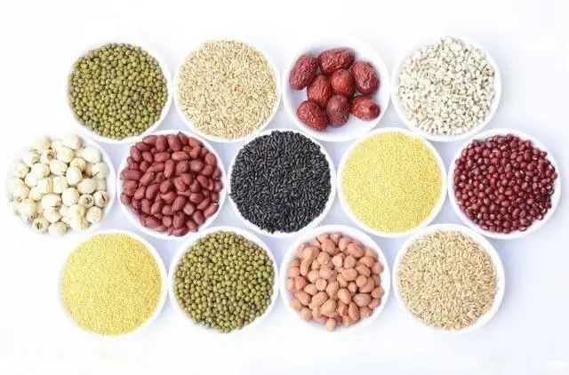 不吵不闹一切为了孩子过日子,不吵不闹一个人玩