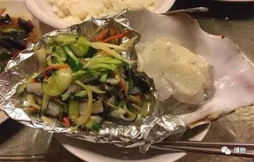 砗磲能用红绳穿吗,砗磲能用白色素绳穿吗