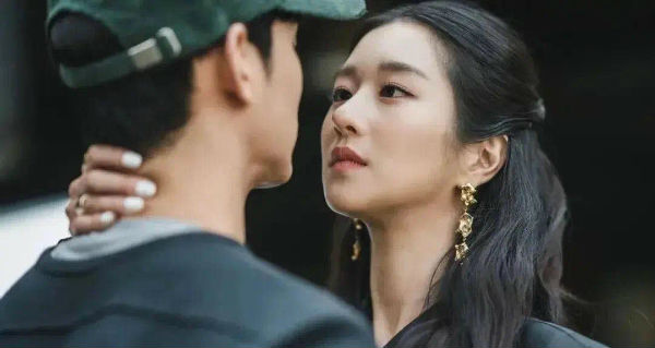 徐睿知倒钩眼线妆,金秀贤徐睿知魔女作品