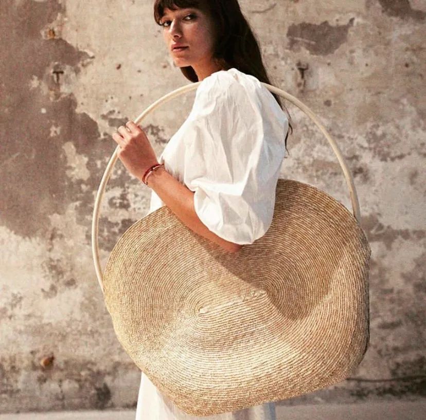 盛夏选一款不会撞款的藤编包吧,盛夏哪个系列好用