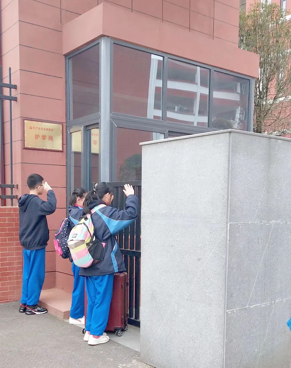 厉害！这所学校有魔力，老师是细节控，学生是自律狂！