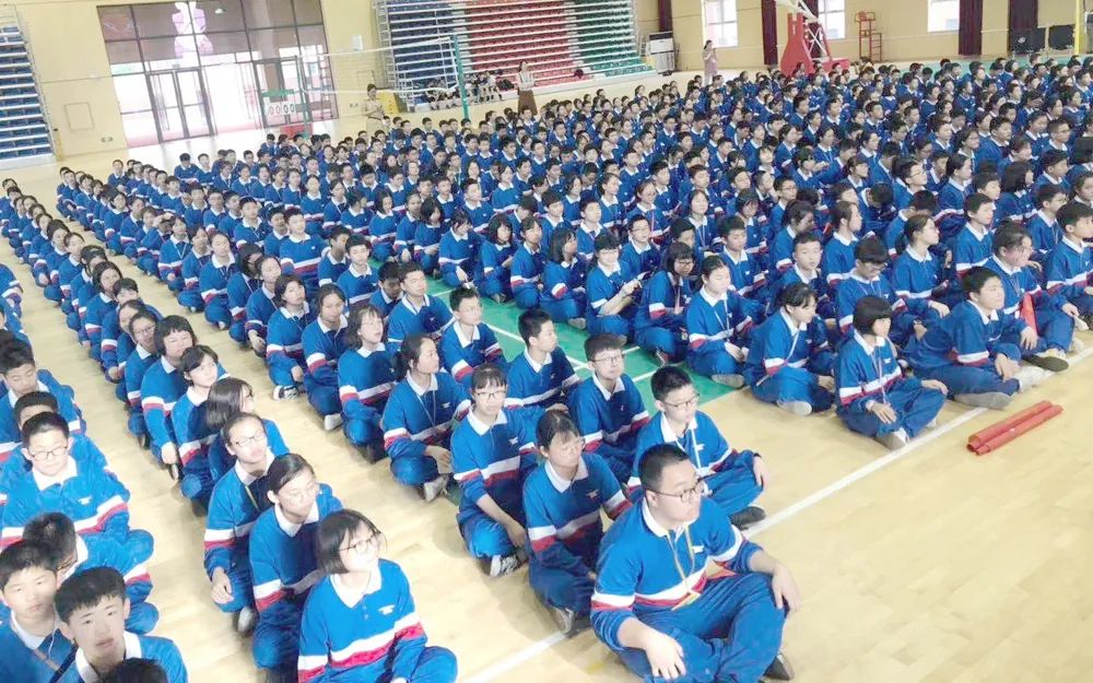 厉害！这所学校有魔力，老师是细节控，学生是自律狂！