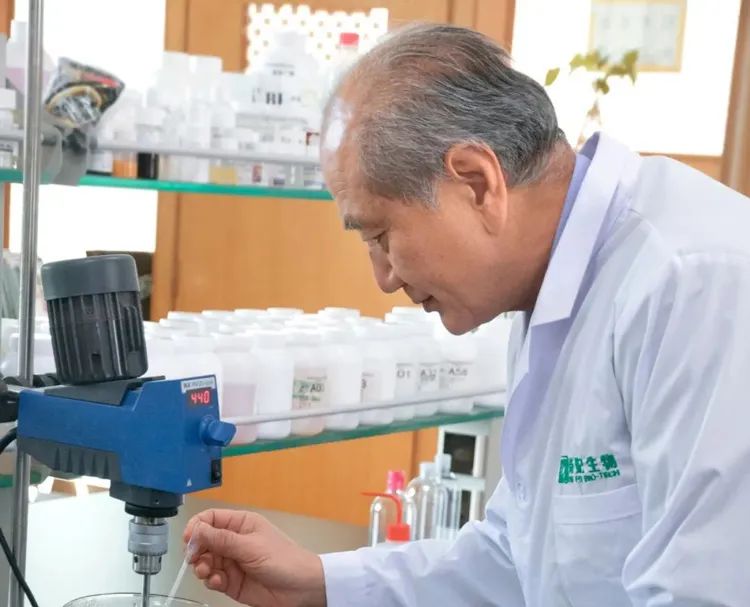 让脸上斑去掉,让脸上的皮肤变白