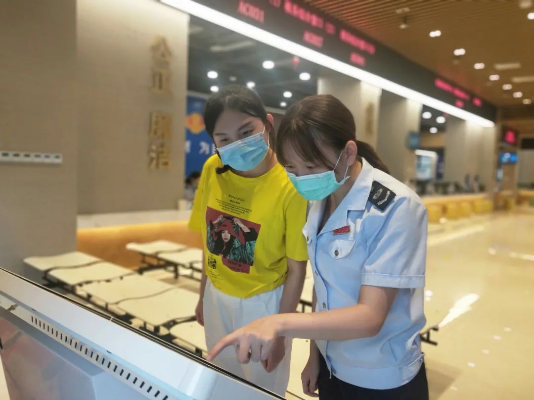 开发区税务局便民办税春风行动,优化纳税服务便民办税