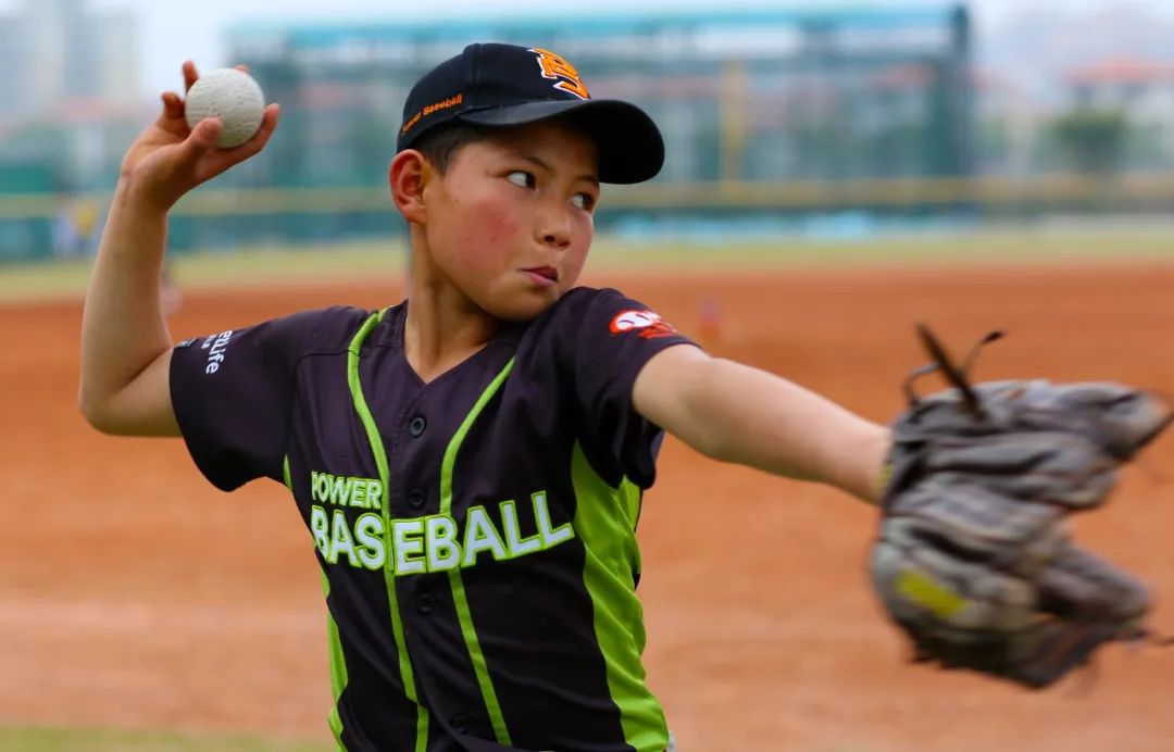 平均年龄十岁的他们用棒球证明了：莫欺少年穷