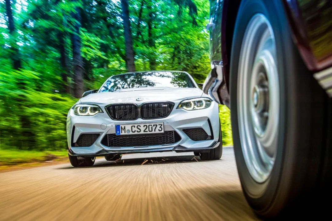 M2CS与2002tii之间的“跨世纪”之战|CARREVIEWS