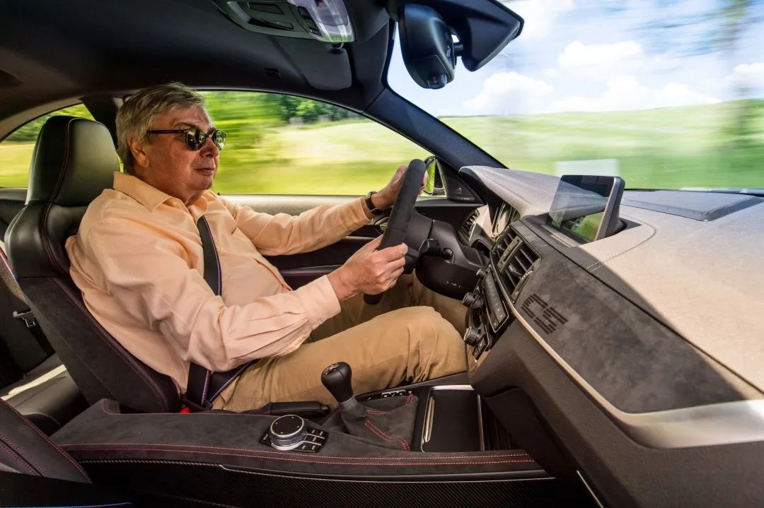 M2CS与2002tii之间的“跨世纪”之战|CARREVIEWS