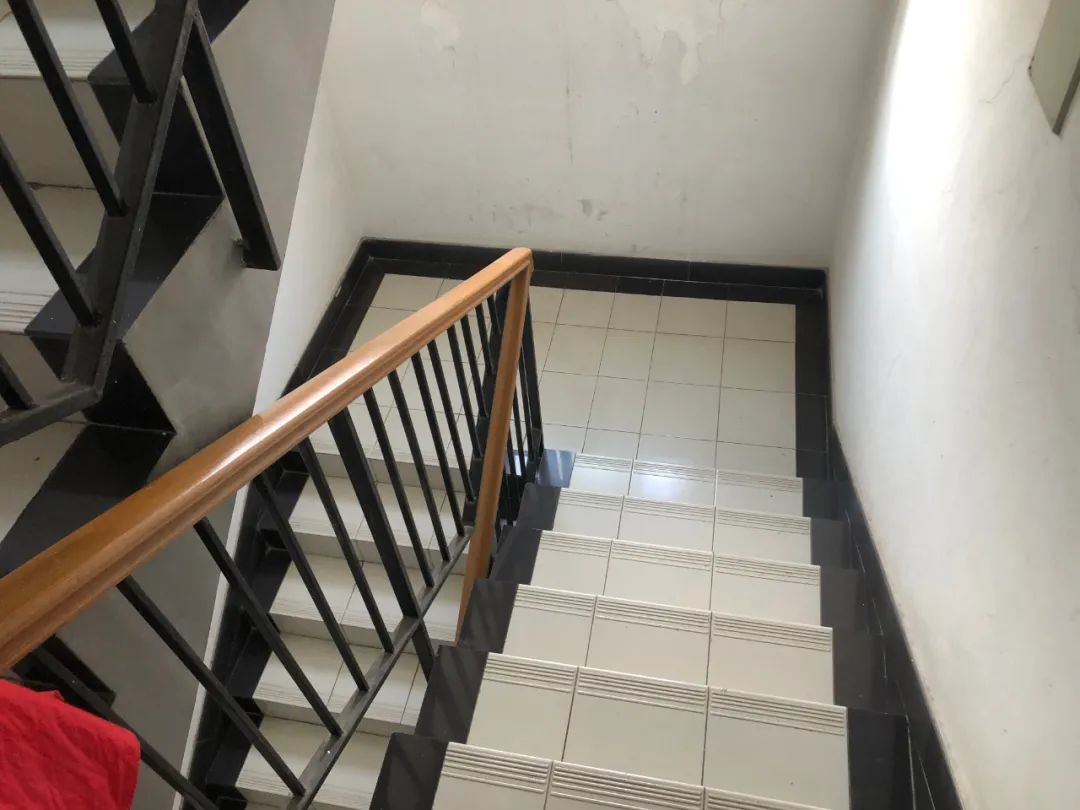 惊！南京三线“草小”成功逆袭，业主膨胀却不被认可，真相...