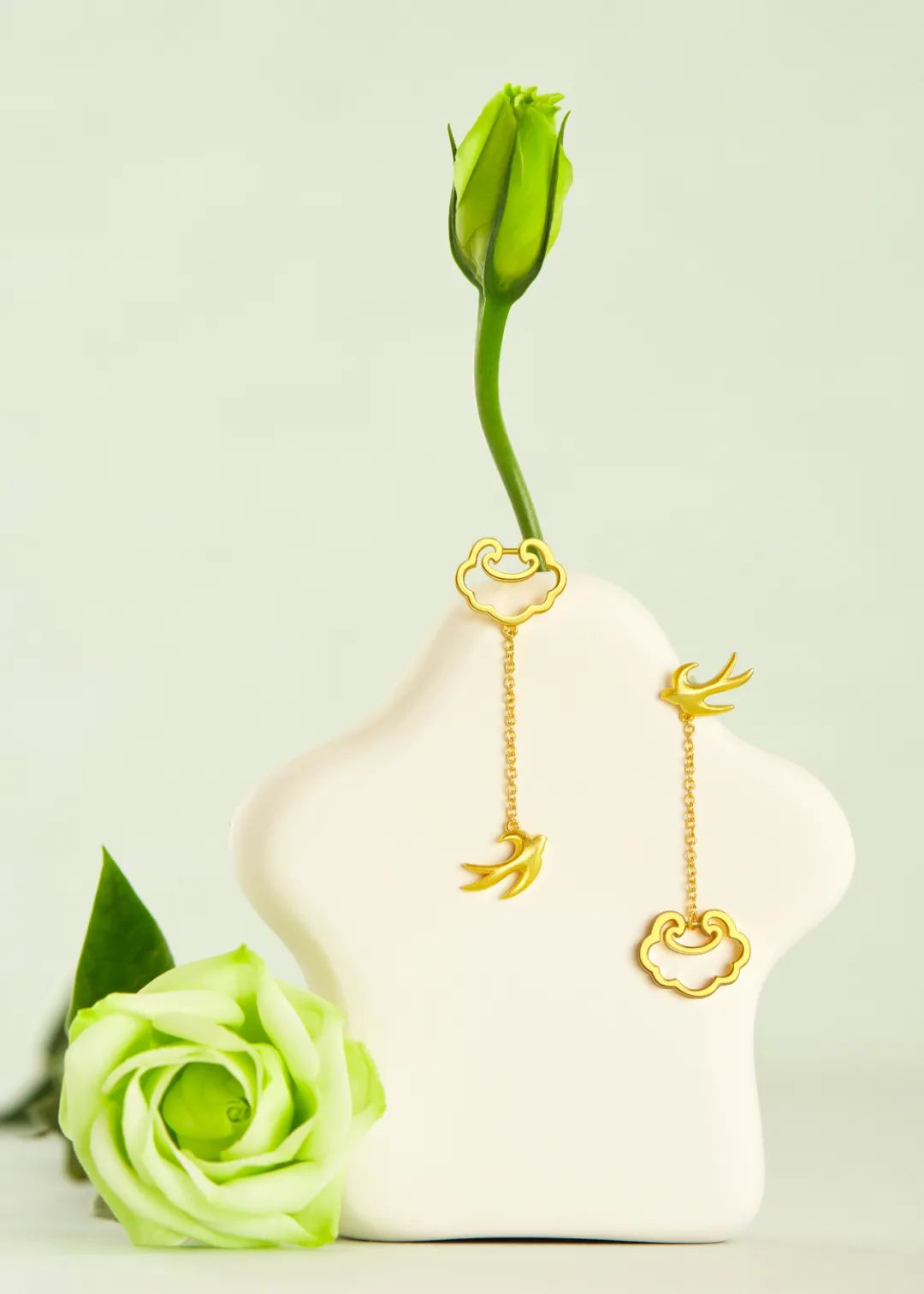 蒂芙尼和卡地亚手镯,卡地亚蒂芙尼首饰怎么样