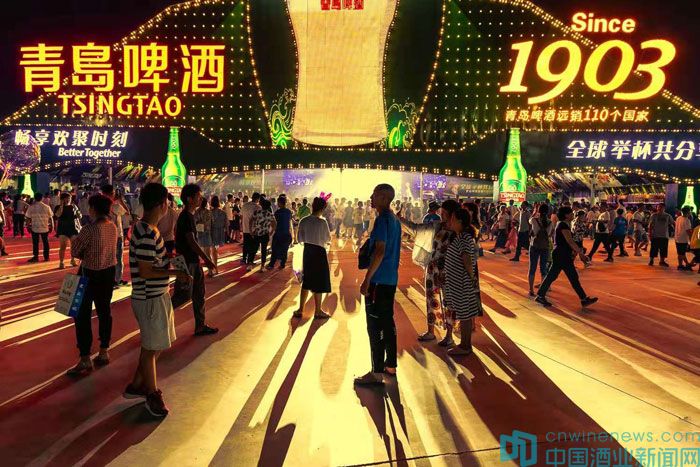 一酒一店一世界,一酒一座城歌词素材