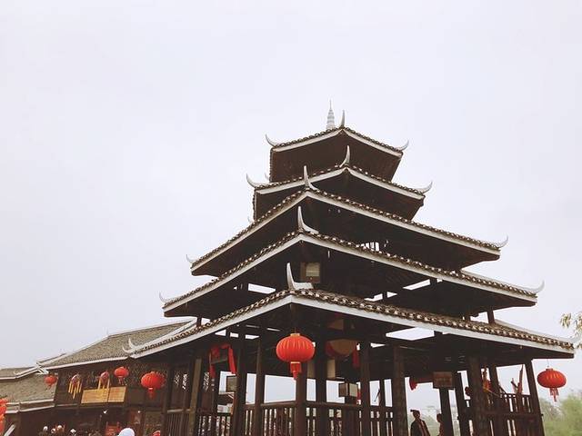 一叶轻舟过烟雨漓江全文,游览阳朔漓江诗词