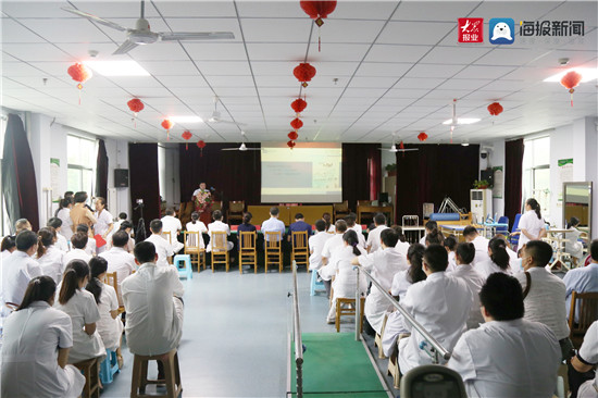 致敬中国医师节开幕视频,致敬白衣天使医师节