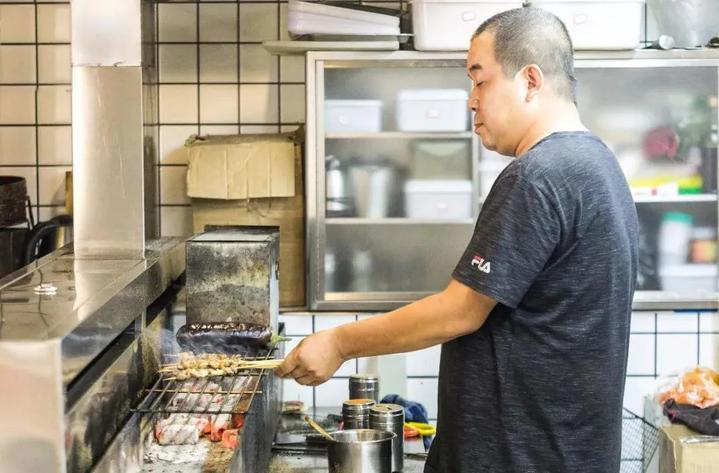 杭州老炮儿心目中的烧烤NO.1？吃遍杭州这10家烧烤，深夜zui火爆的烧烤店竟然是这里