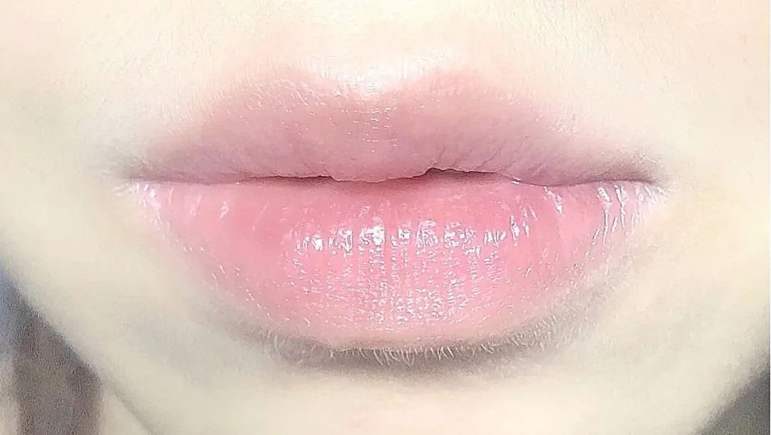 小蜜缇润唇膏滋润,淡化唇纹小蜜罐润唇膏