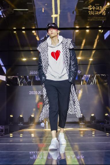 时尚“云”聚！牵手3大电商直播平台，汉正街“新国货”惊艳绽放