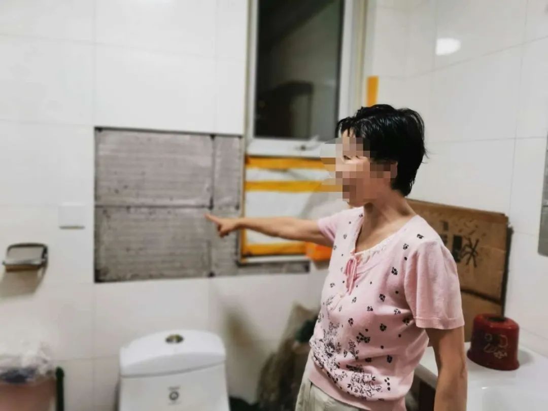 北京朝阳区双龙南里一住宅楼百户漏雨无人修，物业：住户多维修需等待