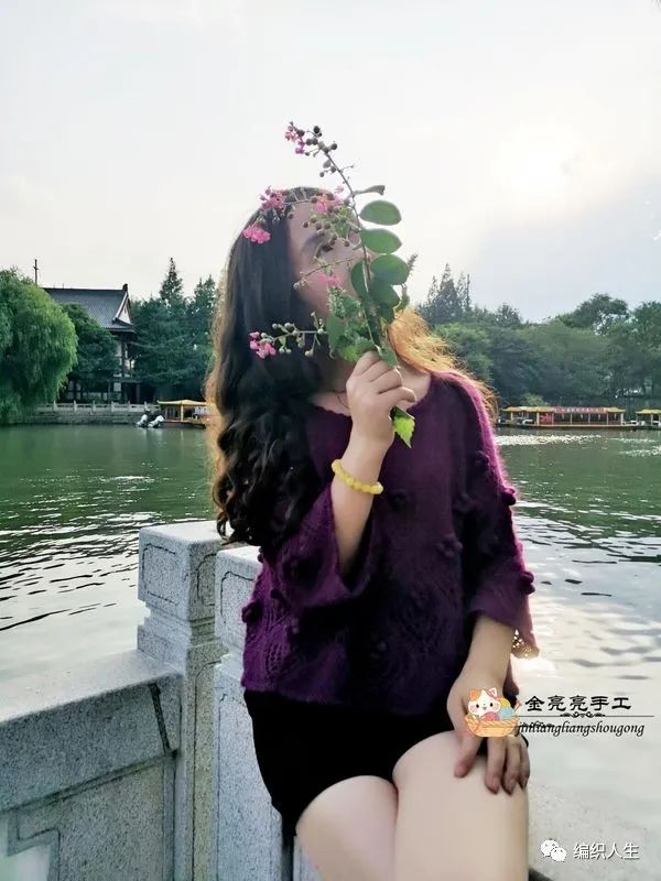 马海毛镂空套头衫编织,圆领长袖晕染彩绘马海毛套头衫