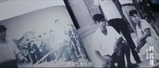 袁隆平三个儿子共生几个孙子孙女,袁隆平和两个孙女合影