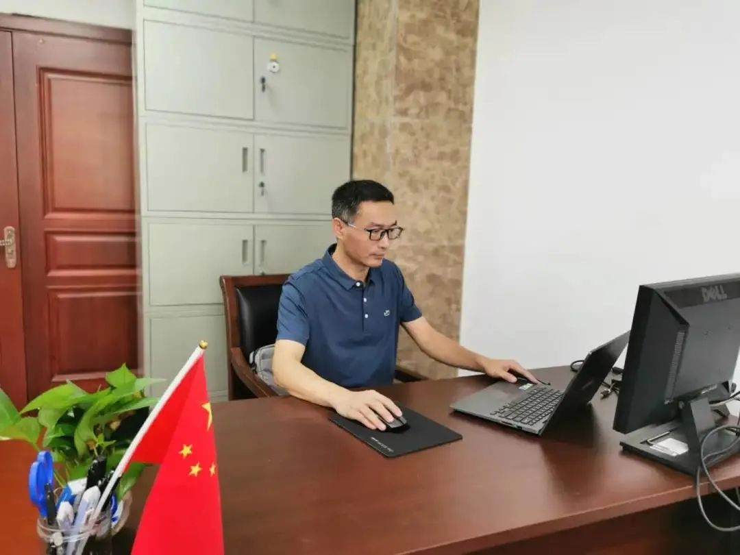 松江这些优秀教师获表彰!有你认识的吗?为他们点赞!