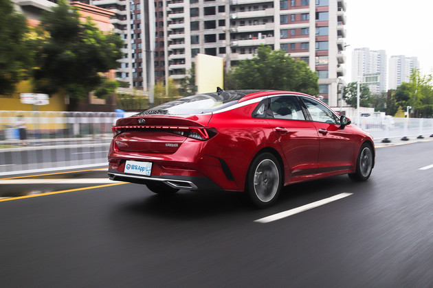 起亚k5凯酷试驾高速,起亚k5凯酷270t百公里加速