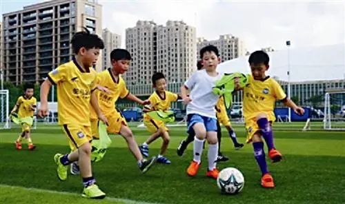 不见不散！今晚7点半，首届体育消费展直播上线