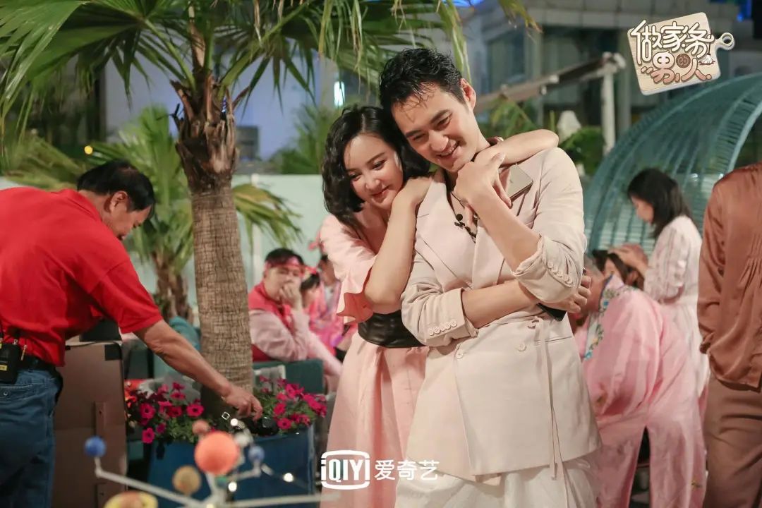 1818黄金眼刘先生视频,1818黄金眼男团刘先生