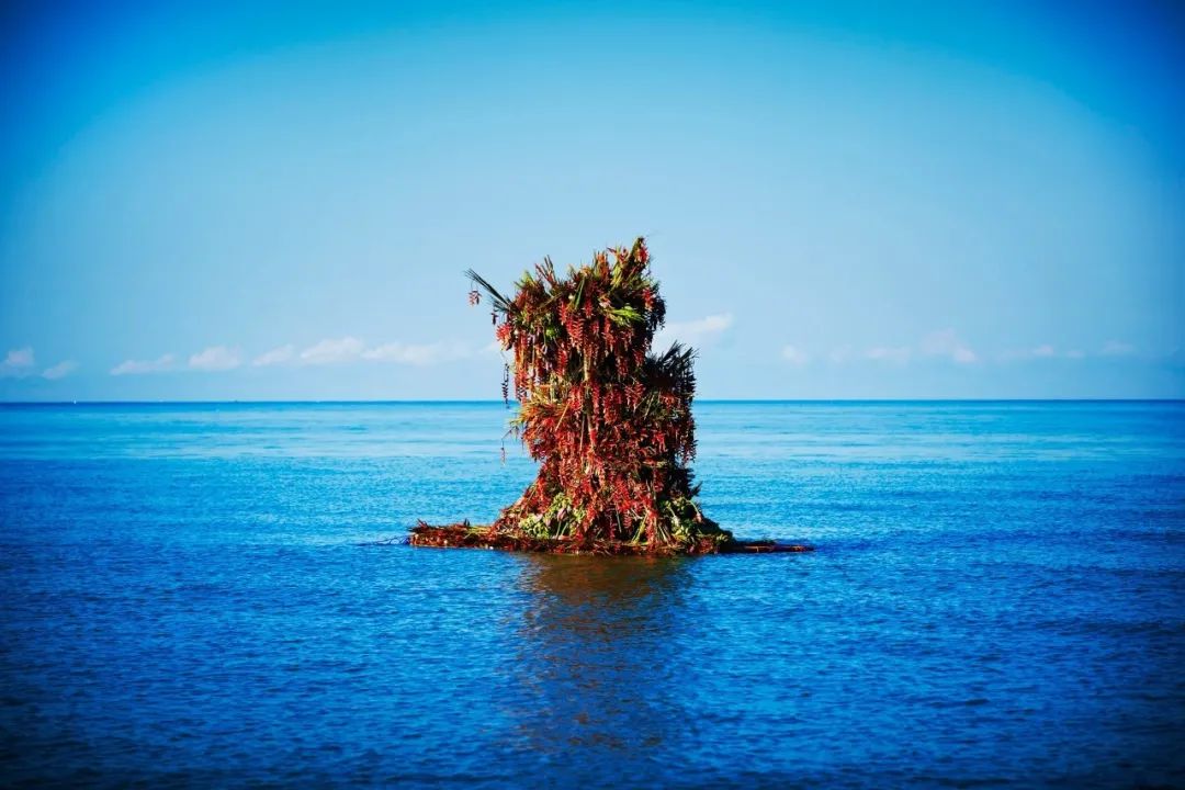 他是日本著名“花花公子”，拈花惹草只为极致的美