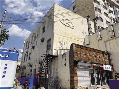 墙壁画网红最新款,百平米壁画图片