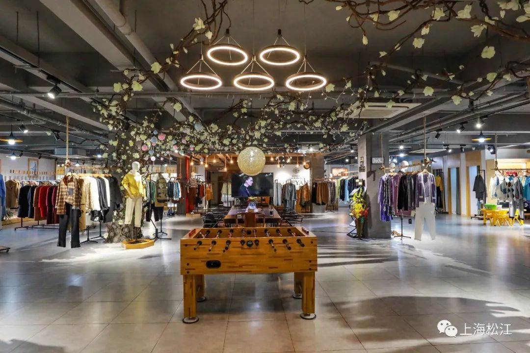 工厂店秋冬上新特卖1折起，关注“上海松江”还有专属折上折！