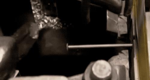 用小小的钉子做武器,钉子是怎么做出来